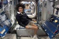 Cuộc sống thực của 2 phi hành gia Mỹ mắc kẹt trên Trạm vũ trụ quốc tế 