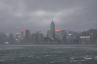 Hồng Kông: Gió giật tới 234km/h, hàng chục người bị thương trong bão Wipha