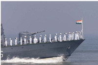 Vì sao tàu chở dầu cho Ấn Độ đi qua Biển Đỏ vẫn an toàn?