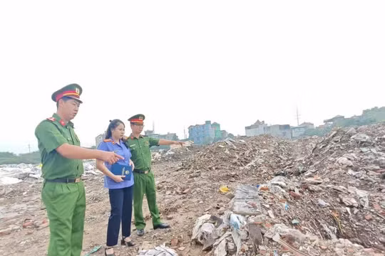 Hà Nội yêu cầu xử lý nghiêm hành vi vận chuyển, tập kết, đổ chất thải xây dựng trái phép