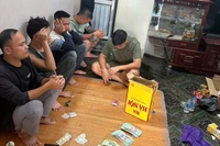 Triệt phá sới bạc, bắt giữ 9 đối tượng