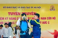 Hơn 600 học sinh và giáo viên trải nghiệm, thực hành kỹ năng về phòng cháy