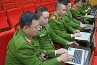 Công an phường Ô Chợ Dừa ứng dụng trí tuệ nhân tạo AI để phục vụ người dân hiệu quả hơn