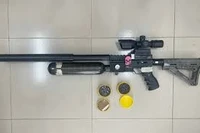 Nam thanh niên đặt mua súng và hàng trăm viên đạn cất giấu trong nhà