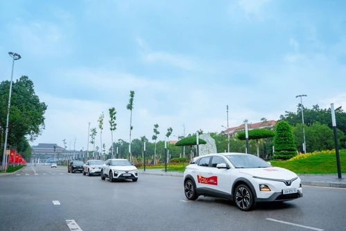 Chủ xe nói về VinFast VF 6: Công nghệ dày đặc, xứng đáng xe bán chạy nhất phân khúc