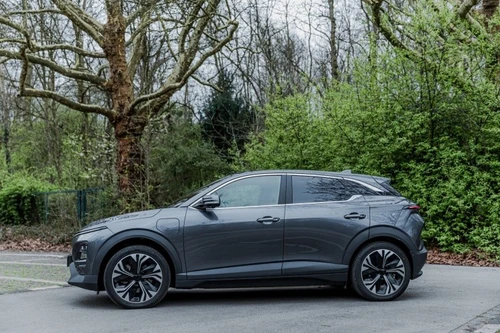 Xu hướng chọn xe của gia đình Việt thời 'bão' giá xăng: Đủ tiện nghi nhưng phải 'dễ nuôi'