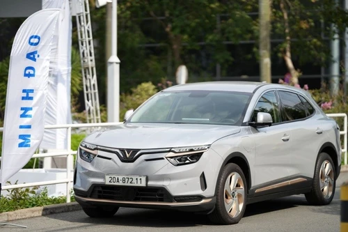 VinFast VF 8: SUV điện được chủ xe khen 'đáng đồng tiền bát gạo'