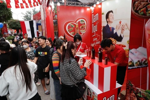 Xác thực hàng chính hãng bằng mã QR Code trên chai nước mắm Nam Ngư