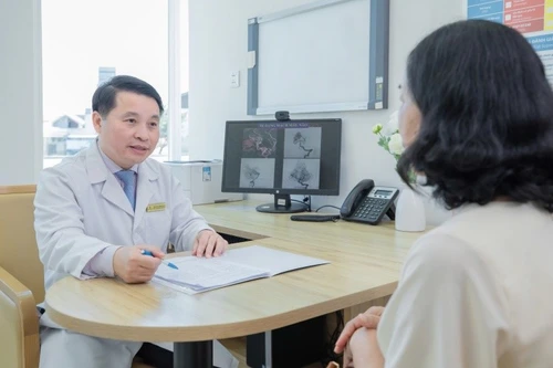 TS.BS Tôn Thất Trí Dũng: 'Chạy nhanh hơn thời gian để cứu bệnh nhân đột quỵ'