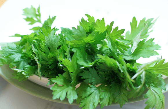 3 rau gia vị bà bầu không nên ăn nhiều ảnh 3