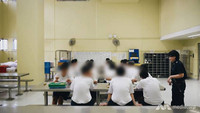 Những bức ảnh chưa từng có bên trong trại giam nữ duy nhất ở Singapore