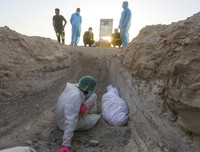 [Ảnh] Bức tranh đại dịch Covid-19 nhìn từ nghĩa trang lớn hàng đầu thế giới