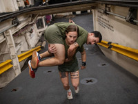 [Ảnh] Hậu trường cuộc sống thực của các đội nữ quân nhân, chiến binh nổi tiếng thế giới