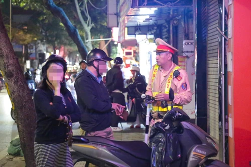 Vi phạm nồng độ cồn sau liên hoan ngày 8-3, nhiều lái xe nại đủ lý do bao biện 