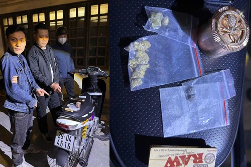 Tổ công tác 141 bắt nhóm đối tượng giấu "chất cấm" trong túi áo