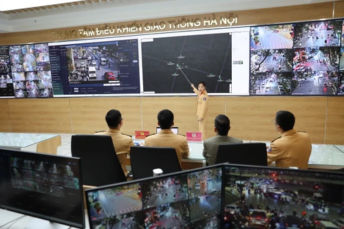 Phía sau những màn hình không tắt: Lan tỏa tinh thần “Ba Nhất” tại Trung tâm Điều khiển giao thông Hà Nội