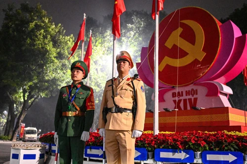 Trọn niềm tin với Đảng, giữ vững bình yên Thủ đô trong ngày đầu Đại hội lần thứ XIV