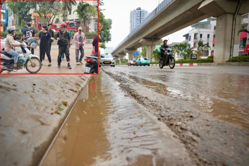 Bùn đất "bức tử" đường phố: Nhà thầu có coi thường tính mạng người dân?