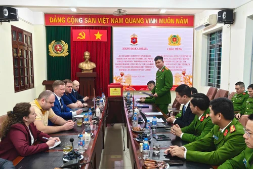 Cảnh sát hình sự Hà Nội trao đổi kinh nghiệm phòng chống "tội phạm mạng" với chuyên gia Liên bang Nga
