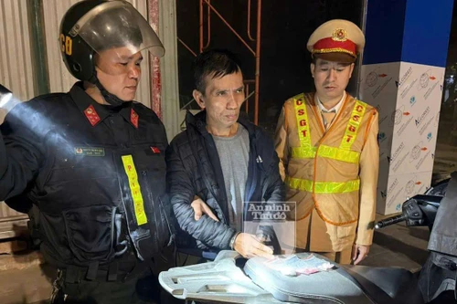 Lực lượng 141 bắt đối tượng tàng trữ gần 1kg ma túy