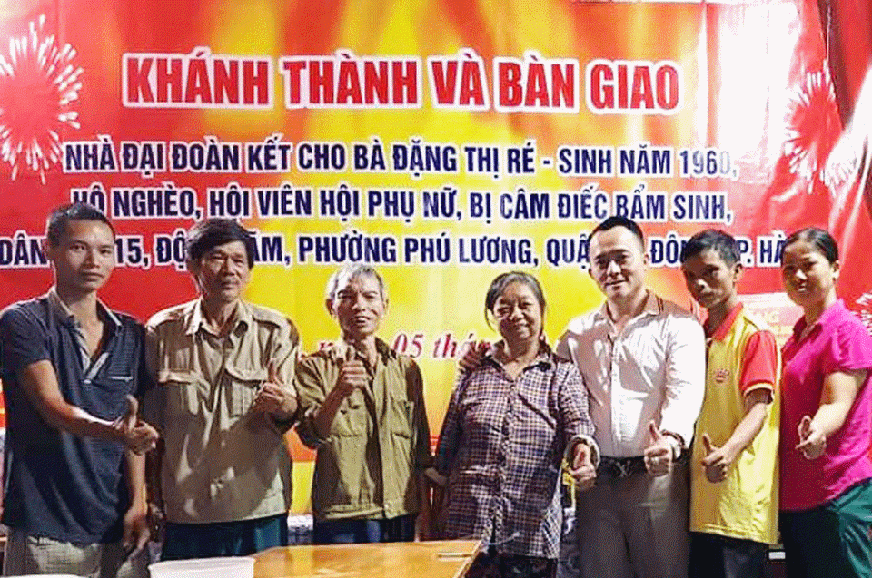 Ông Dương Ngọc Thỏa kêu gọi cộng đồng góp sức xây nhà cho bà Ré - một hộ neo đơn, khó khăn Ông Dương Ngọc Thỏa kêu gọi cộng đồng góp sức xây nhà cho bà Ré - một hộ neo đơn, khó khăn