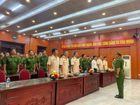 Lực lượng Công an các phường Tây Hồ, Phú Thượng hoạt động thông suốt mọi nhiệm vụ