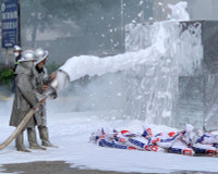 Xử lý nhanh tình huống xe ô tô đang nhập xăng xảy cháy 