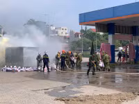 Xử lý nhanh tình huống xe ô tô đang nhập xăng xảy cháy 