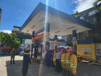 Khói bao trùm cây xăng trong tình huống giả định cháy, nổ