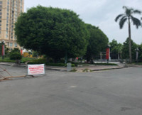 Ven hồ Tây chỉ còn dáng bóng những người làm nhiệm vụ ứng trực