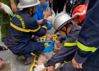 Thót tim giải cứu bé trai mắc kẹt hơn 1 ngày đêm tại khe tường bê tông