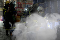 Hình ảnh thực binh chữa cháy tìm kiếm cứu nạn trong môi trường nguy hiểm tại huyện Gia Lâm