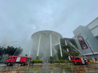 Xe thang chuyên dụng cứu người tại Trung tâm thương mại Aeon Mall Long Biên ở tình huống giả định