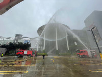 Xe thang chuyên dụng cứu người tại Trung tâm thương mại Aeon Mall Long Biên ở tình huống giả định