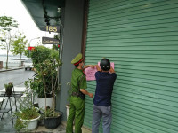 Những hình ảnh trước khi thực hiện quy định 'hàng ăn chỉ bán mang về', gội đầu, cắt tóc ngừng hoạt động