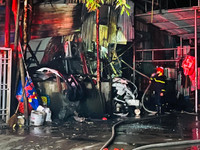 Dập tắt đám cháy nhà dân tại quận Hoàng Mai