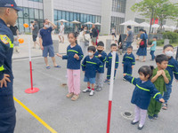 Trên 1.000 người dân và trẻ em trải nghiệm kỹ năng an toàn cháy, nổ tại Lotte Mall Tây Hồ 