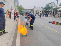 Trên 1.000 người dân và trẻ em trải nghiệm kỹ năng an toàn cháy, nổ tại Lotte Mall Tây Hồ 