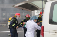 Lửa khói bao trùm khu Công nghiệp Phú Nghĩa, trong tình huống diễn tập tìm kiếm cứu nạn