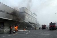 Lửa khói bao trùm khu Công nghiệp Phú Nghĩa, trong tình huống diễn tập tìm kiếm cứu nạn