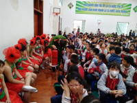 Giây phút trải nghiệm thoát nạn đáng nhớ trong buổi học kỹ năng sống