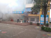 Giây phút trải nghiệm thoát nạn đáng nhớ trong buổi học kỹ năng sống