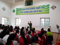 Giây phút trải nghiệm thoát nạn đáng nhớ trong buổi học kỹ năng sống