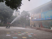 Giây phút trải nghiệm thoát nạn đáng nhớ trong buổi học kỹ năng sống