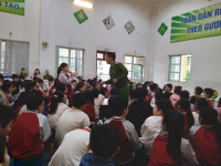 Giây phút trải nghiệm thoát nạn đáng nhớ trong buổi học kỹ năng sống