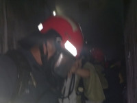 Lính cứu hoả kịp thời cứu và hướng dẫn nạn nhân mắc kẹt trong vụ cháy tại quán massage