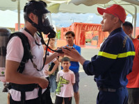 Trải nghiệm, thực hành chữa cháy, cứu nạn tại triển lãm “Công an nhân dân - 80 năm vì An ninh Tổ quốc, vì hạnh phúc nhân dân”