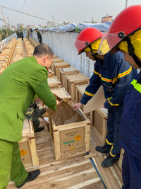 Hình ảnh toàn cảnh sẵn sàng đảm bảo an toàn phòng cháy tại trận địa bắn pháo hoa thời khắc giao thừa