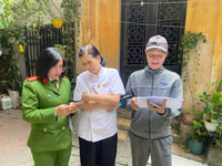 Đi khắp ngõ, gõ từng nhà hỗ trợ người dân trở thành “Công dân Thủ đô số - iHanoi”