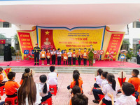 Gần 2.000 thầy và trò trường Đông Hội trải nghiệm kỹ năng sinh tồn trong hỏa hoạn